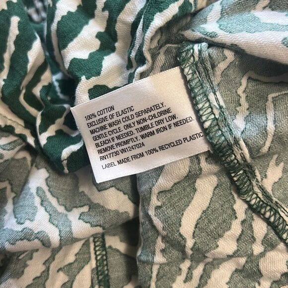 Green Zebra Print Smocked Square Neck Puff Sleeve Top - Picture 4 of 7